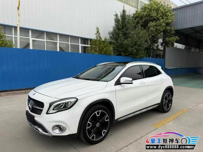 17年奔驰GLA轿车抵押车出售