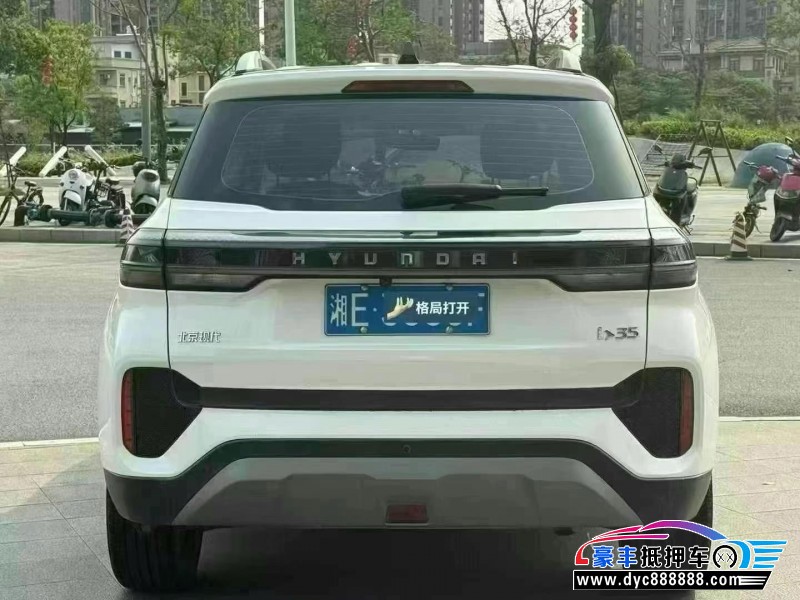 22年现代ix35轿车抵押车出售