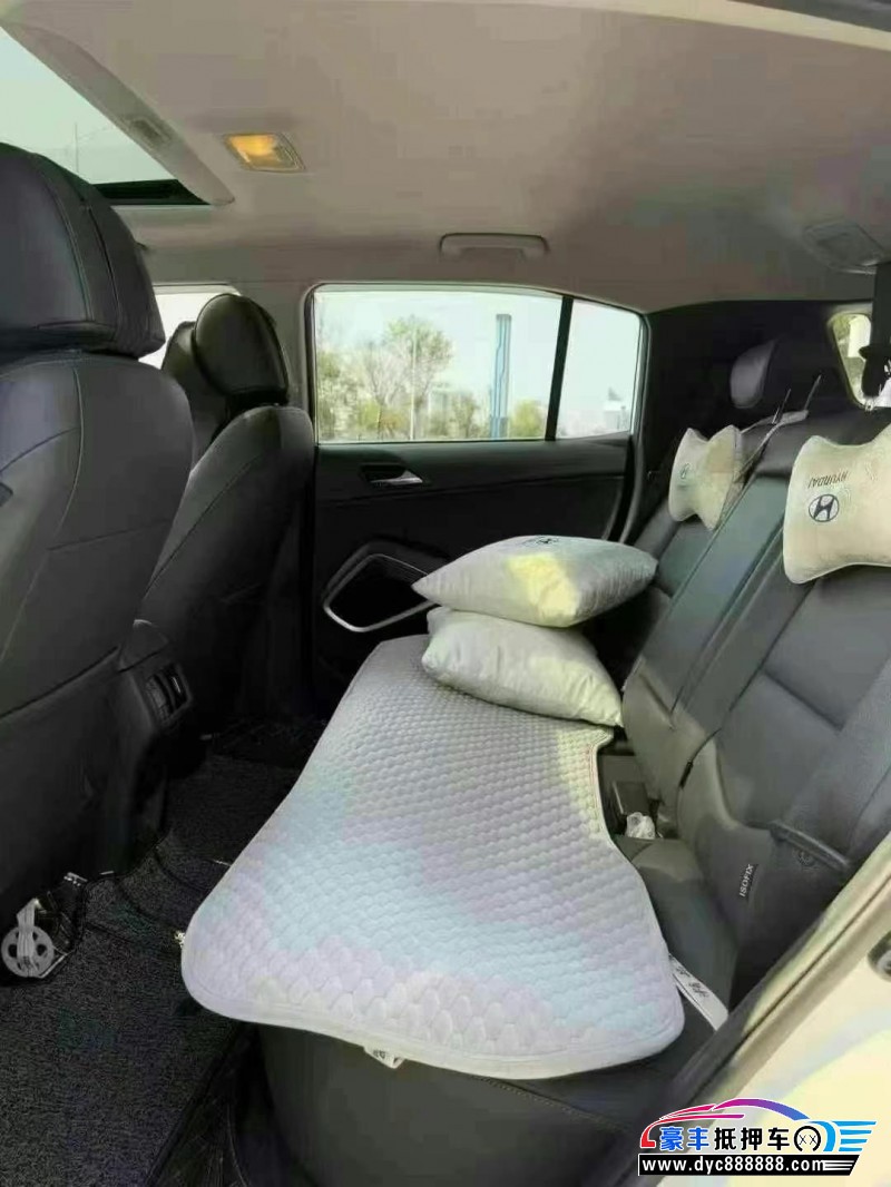 18年现代ix35轿车抵押车出售