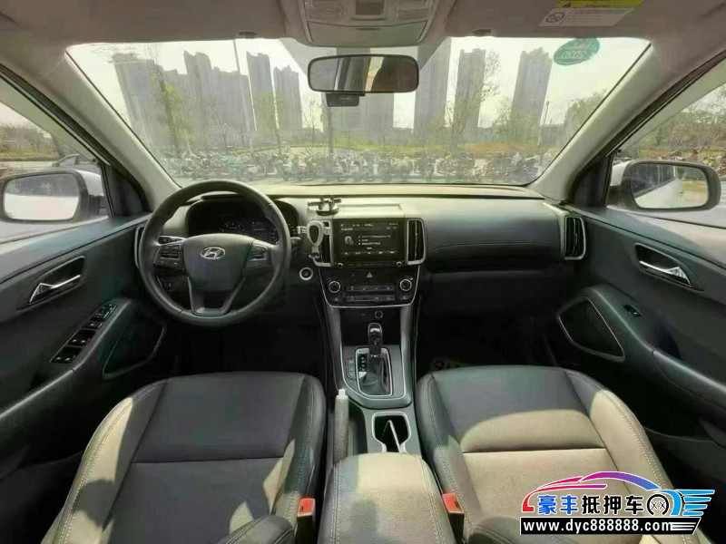 18年现代ix35轿车抵押车出售