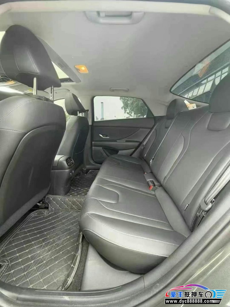 24年现代伊兰特轿车抵押车出售