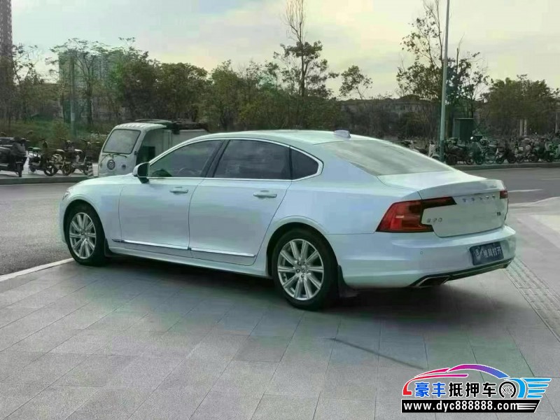 19年沃尔沃S90轿车抵押车出售