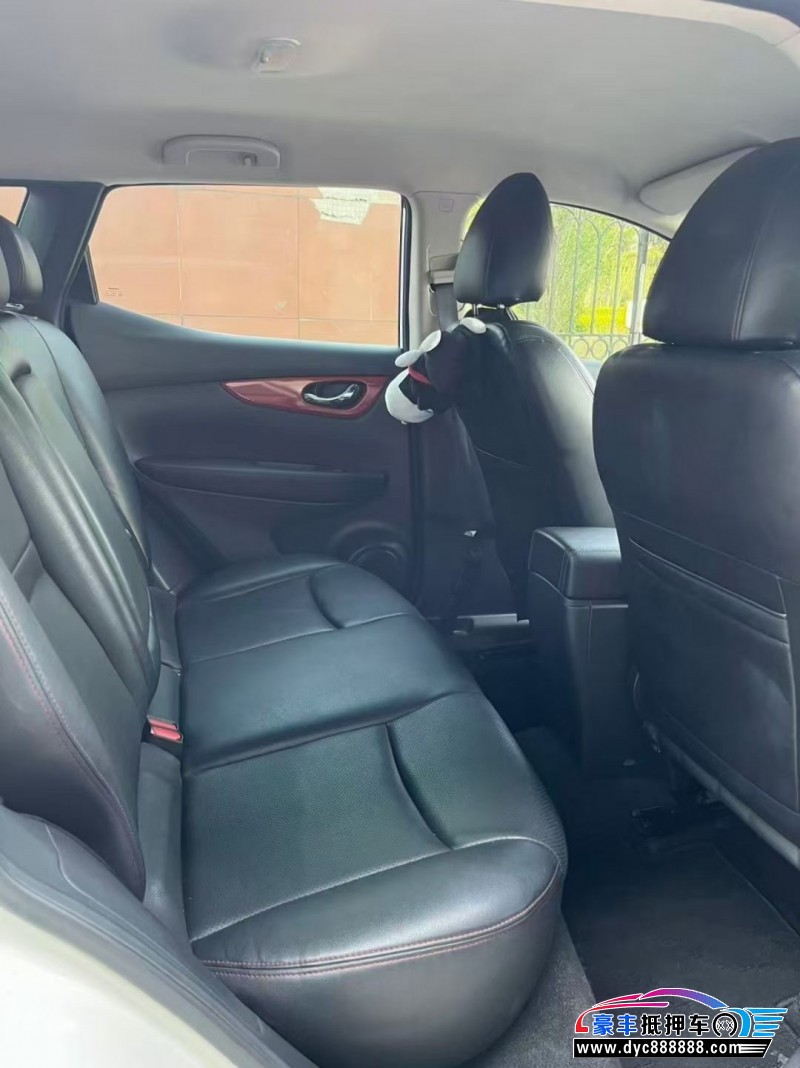 17年日产逍客轿车抵押车出售