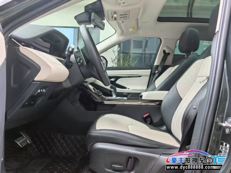 21年路虎揽胜极光轿车抵押车出售