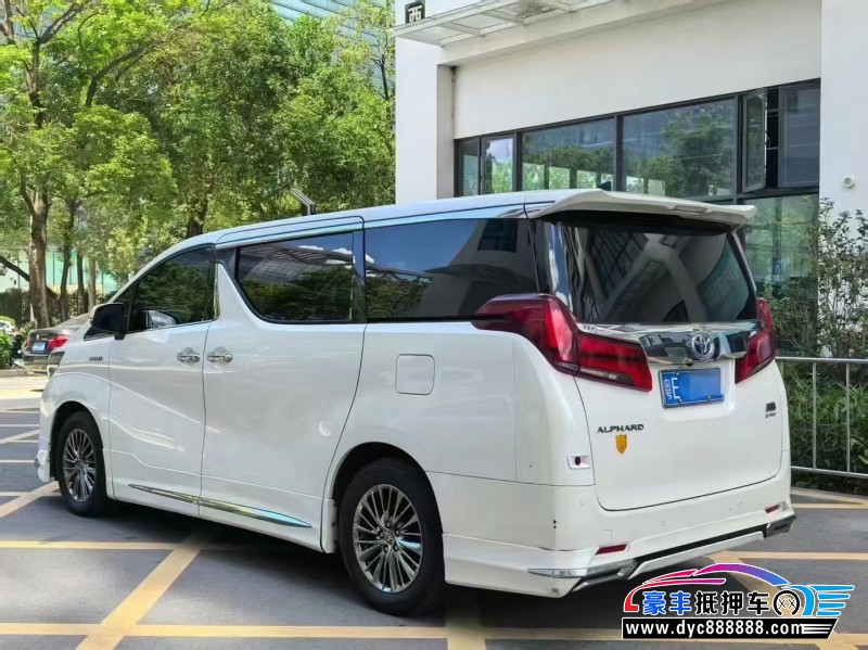 22年丰田埃尔法轿车抵押车出售