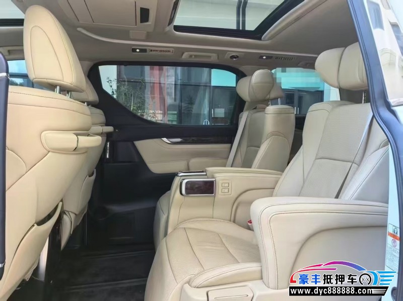 22年丰田埃尔法轿车抵押车出售