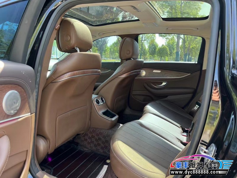 22年奔驰E轿车抵押车出售