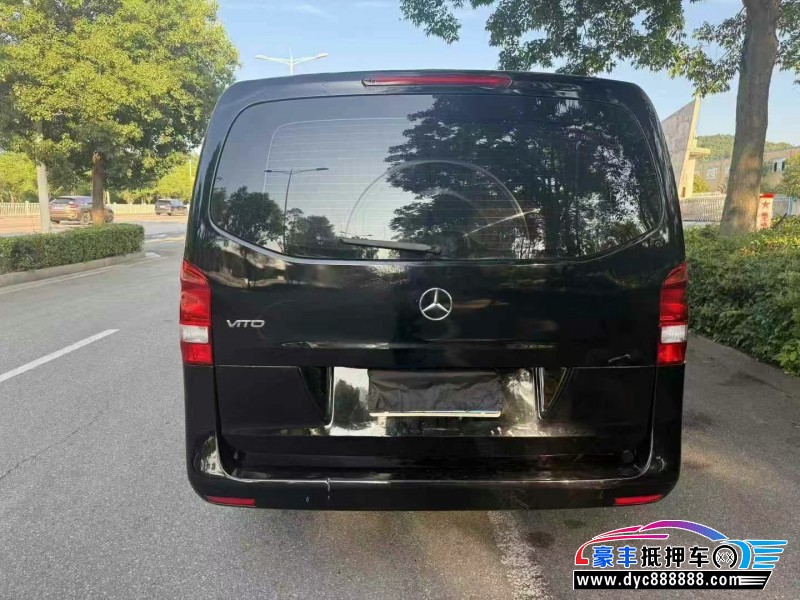 19年奔驰威霆轿车抵押车出售