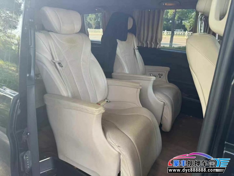 19年奔驰威霆轿车抵押车出售