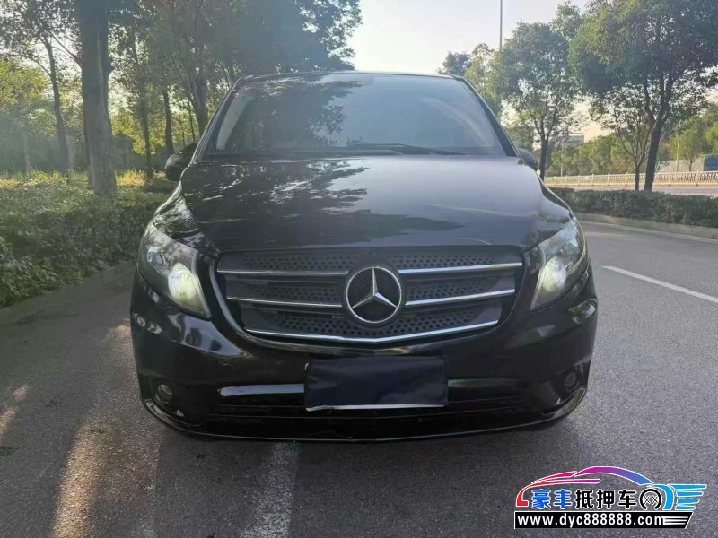 19年奔驰威霆轿车抵押车出售