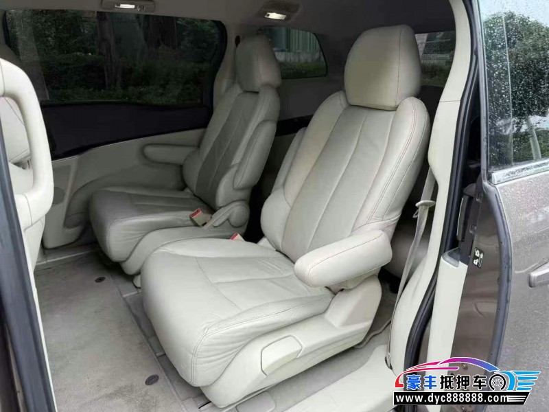 15年别克GL8轿车抵押车出售