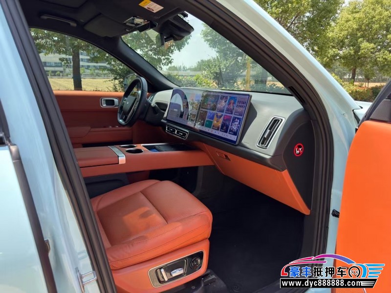 23年理想L8轿车抵押车出售