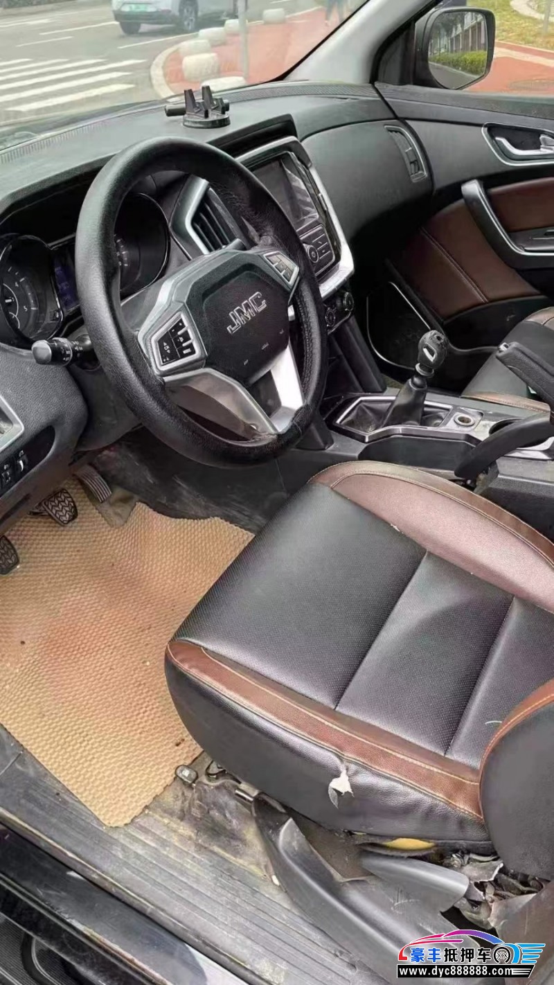 18年江铃域虎轿车抵押车出售