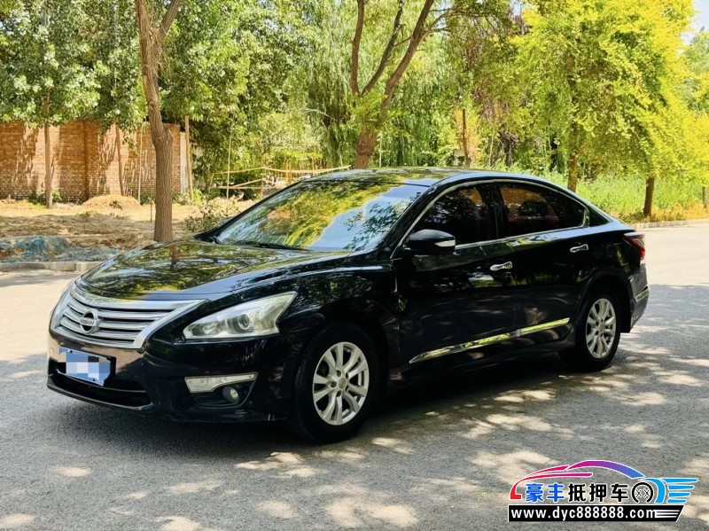 14年日产天籁轿车抵押车出售