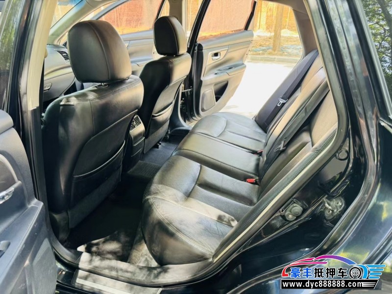 14年日产天籁轿车抵押车出售