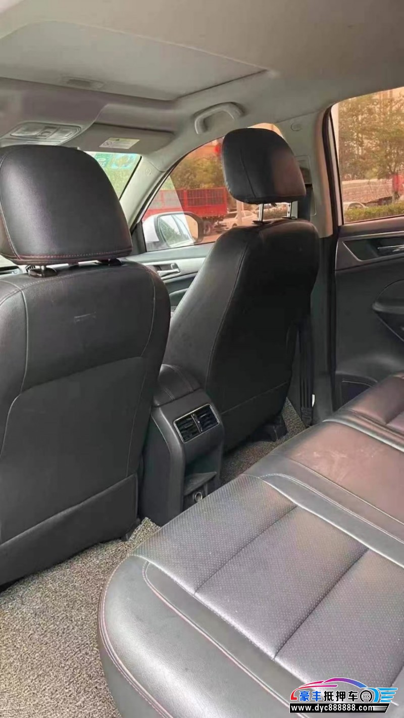 16年长安CS75轿车抵押车出售