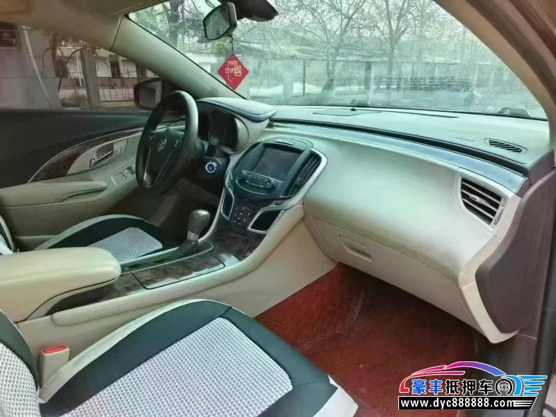 15年别克君越轿车抵押车出售