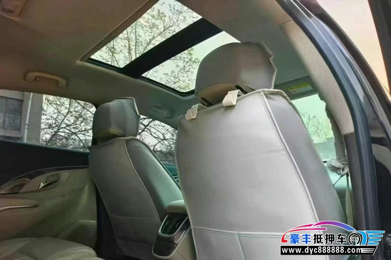 15年别克君越轿车抵押车出售