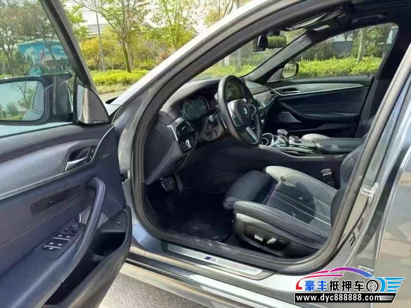 19年宝马5系轿车抵押车出售
