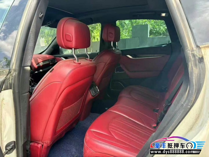 17年玛莎拉蒂莱万特轿车抵押车出售