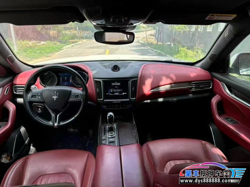 17年玛莎拉蒂莱万特轿车抵押车出售