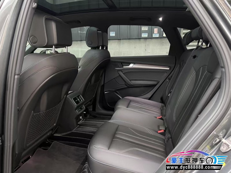 23年奥迪Q5轿车抵押车出售