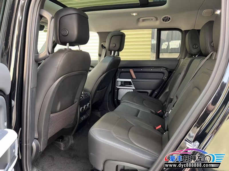 24年路虎卫士轿车抵押车出售