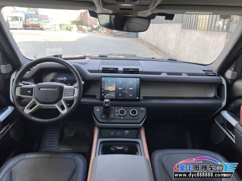 24年路虎卫士轿车抵押车出售