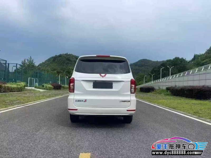 23年五菱五菱宏光S轿车抵押车出售