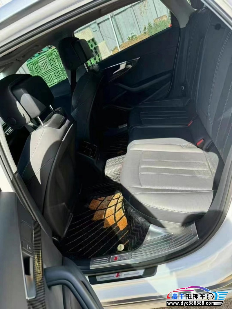 20年奥迪A4L轿车抵押车出售