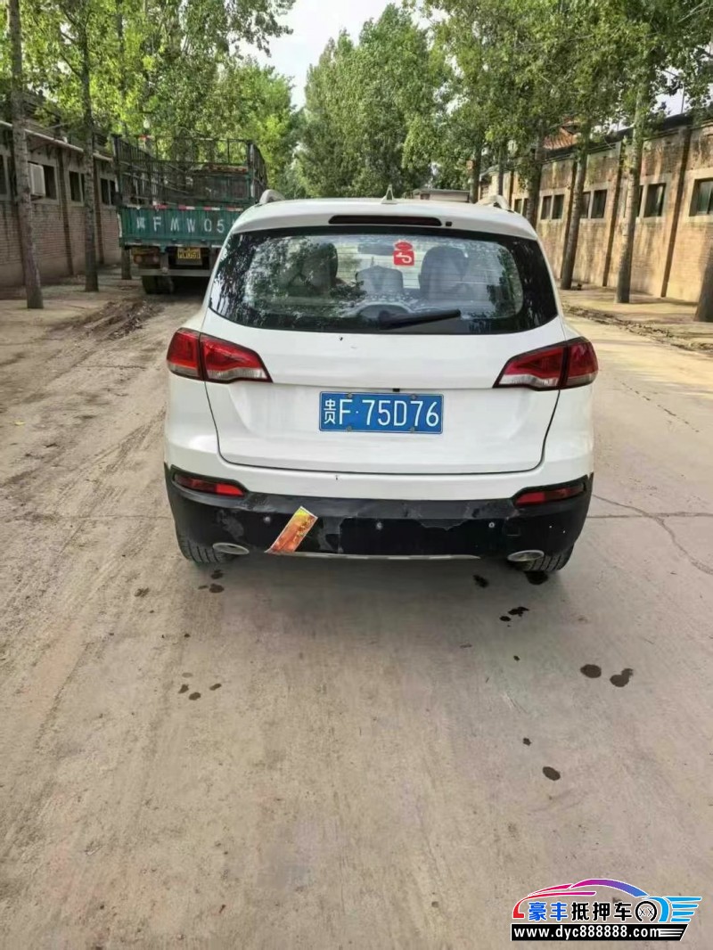 16年众泰大迈X5轿车抵押车出售