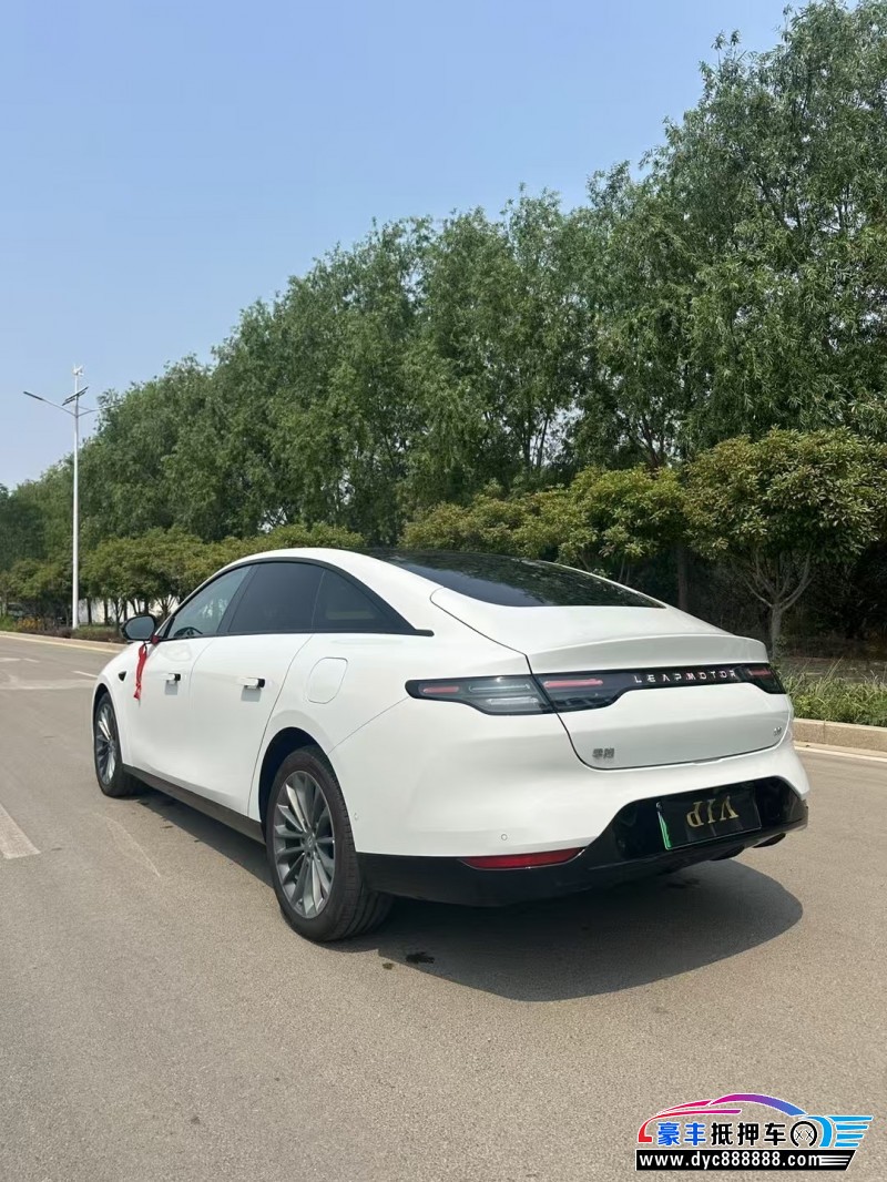 25年零跑c01轿车抵押车出售