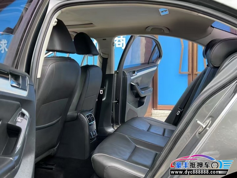 15年大众速腾轿车抵押车出售