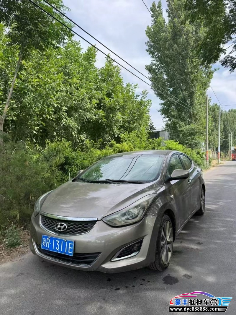 17年现代朗动轿车抵押车出售