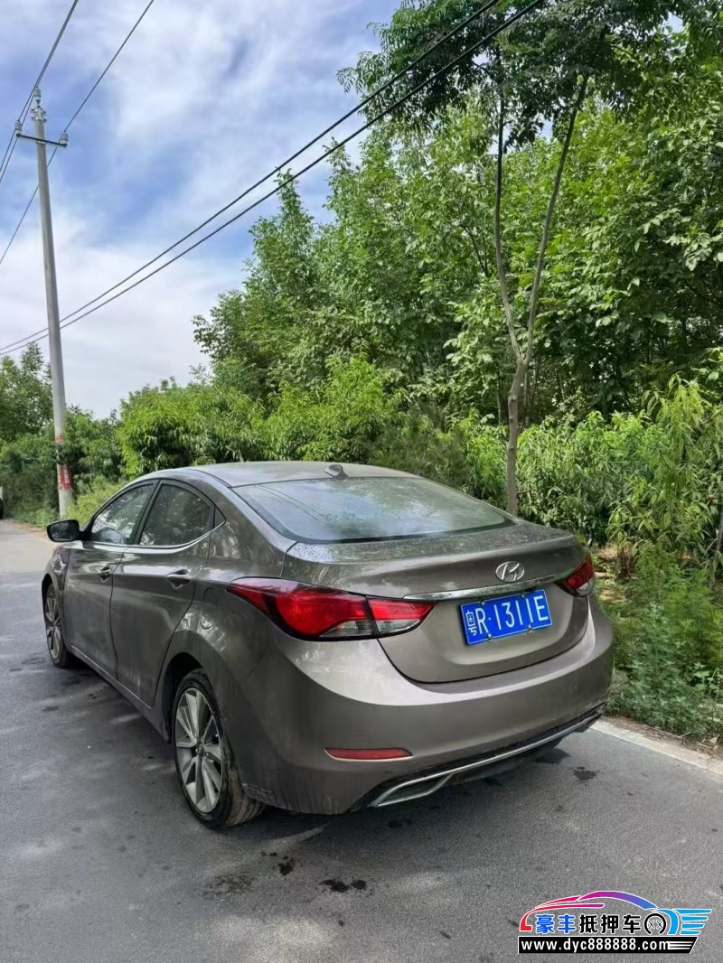 17年现代朗动轿车抵押车出售