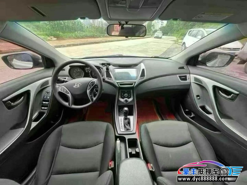 16年现代朗动轿车抵押车出售