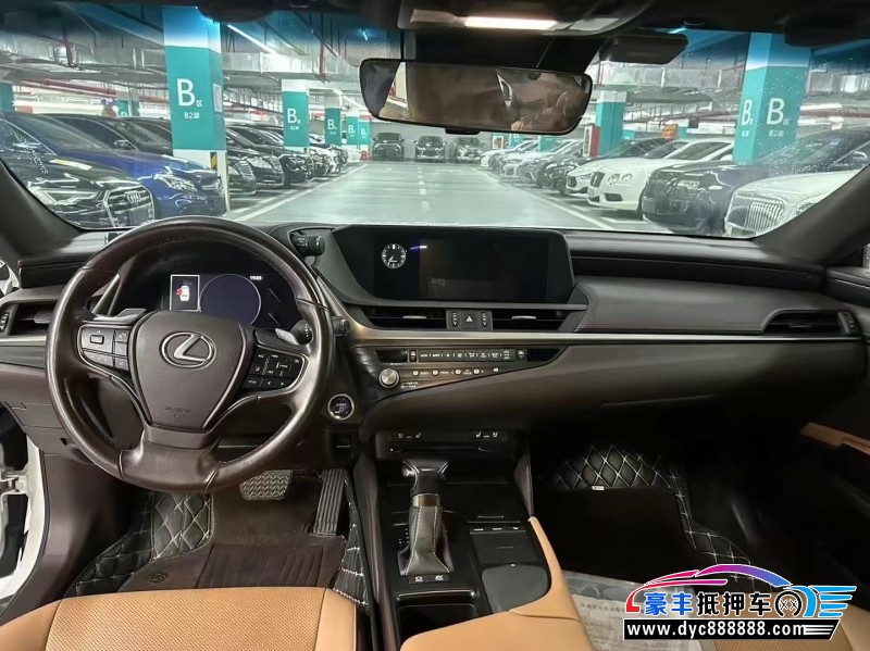 21年雷克萨斯ES轿车抵押车出售