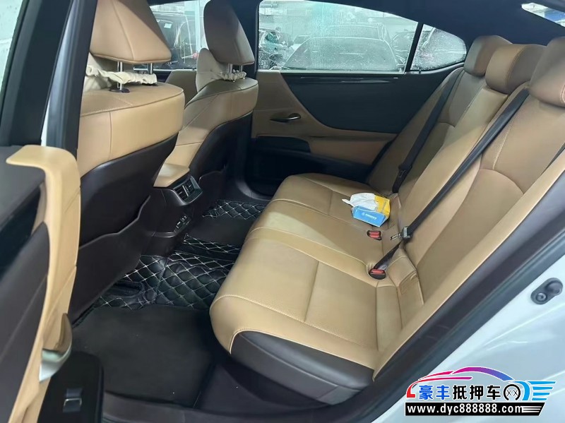 21年雷克萨斯ES轿车抵押车出售