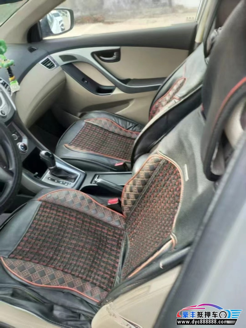 15年现代朗动轿车抵押车出售