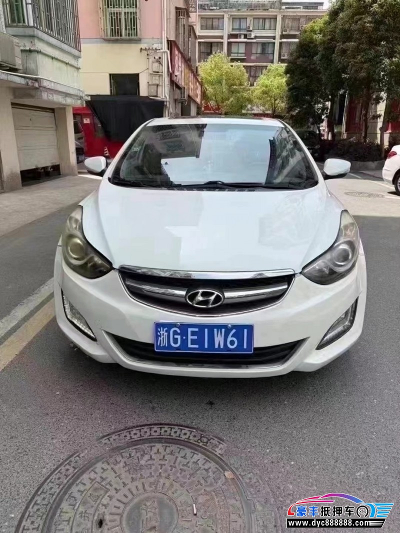 15年现代朗动轿车抵押车出售