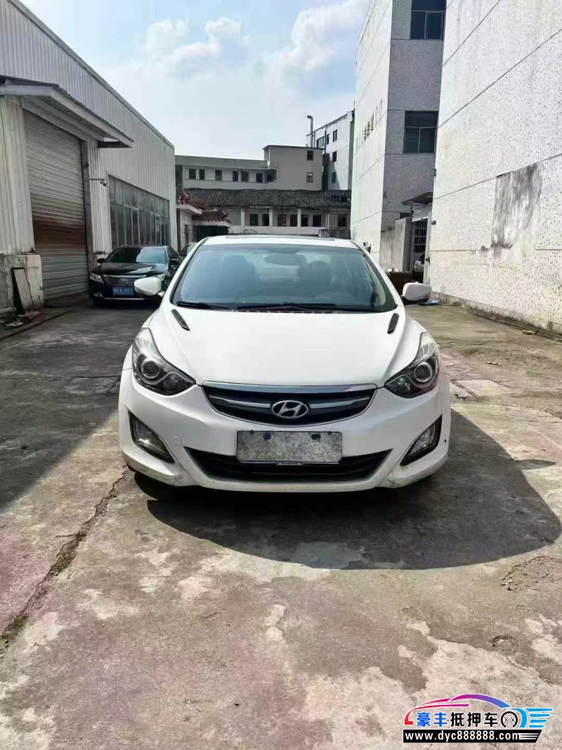 15年现代朗动轿车抵押车出售