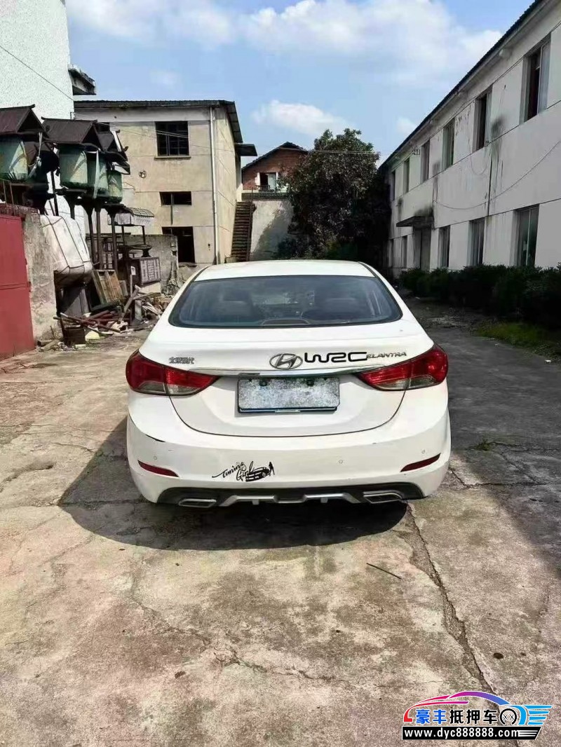 15年现代朗动轿车抵押车出售