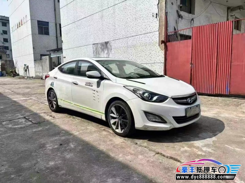 15年现代朗动轿车抵押车出售