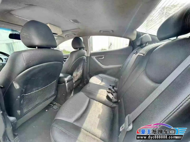 15年现代朗动轿车抵押车出售