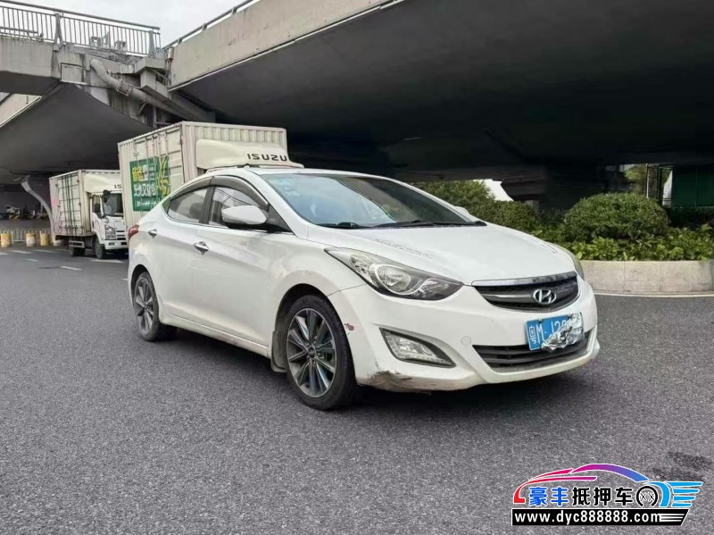 15年现代朗动轿车抵押车出售