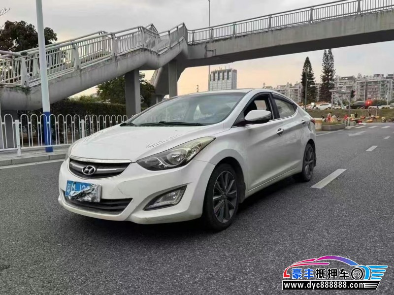 15年现代朗动轿车抵押车出售