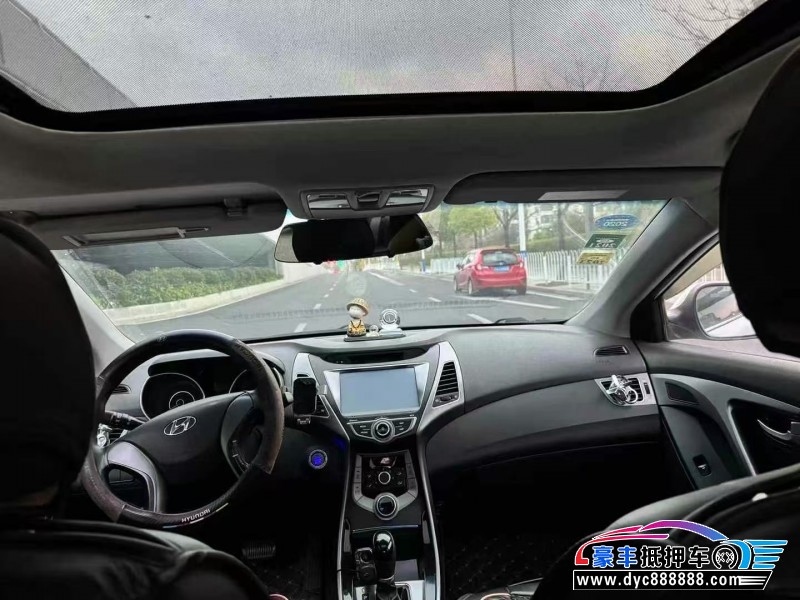 15年现代朗动轿车抵押车出售