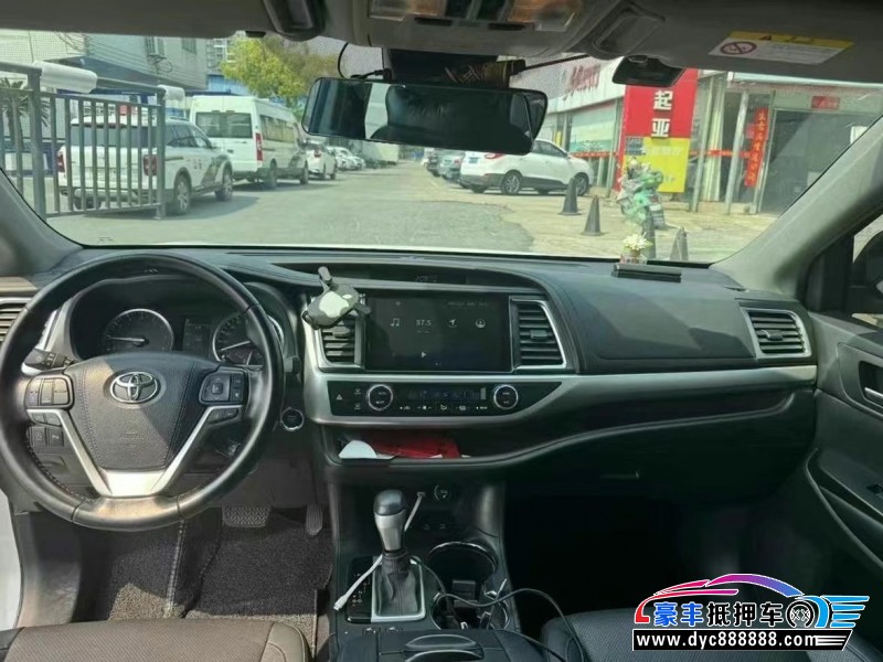 21年丰田汉兰达轿车抵押车出售