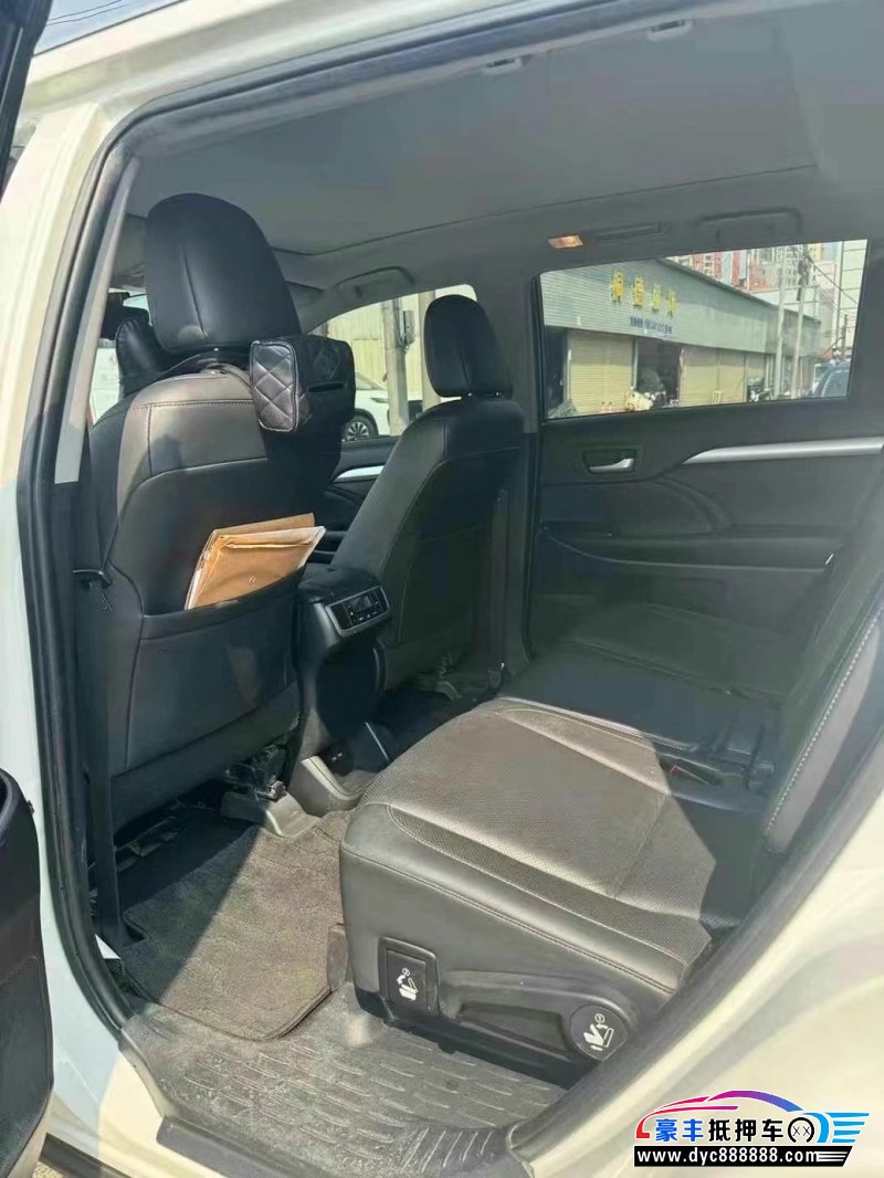 21年丰田汉兰达轿车抵押车出售