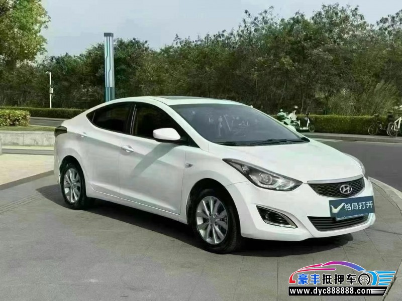 17年现代朗动轿车抵押车出售